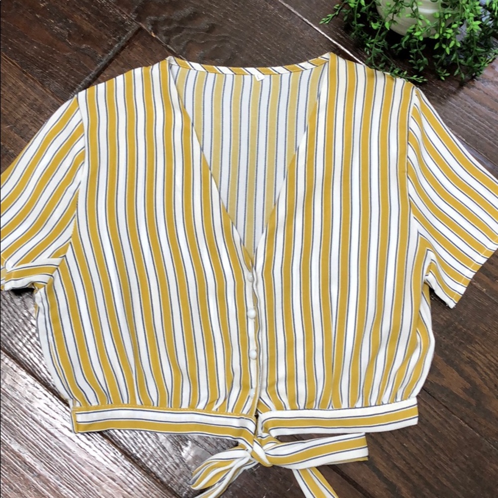 Boutique top - Picture 2 of 5
